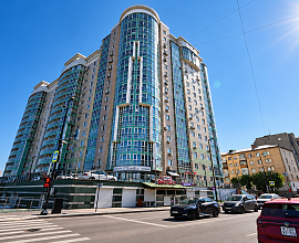 Двухуровневая квартира 302 кв.м. в центре, вид на часовню район