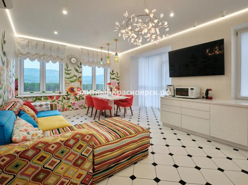 Необыкновенная квартира на ул. Живописной. цена 24900000.00