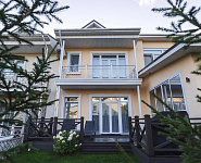 Торцевой таунхаус с мансардой. Торцевой таунхаус с мансардой.