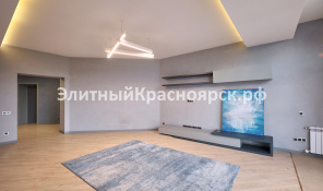 Фото 3: Космический вариант в тихом центре с видом на реку Енисей и паркингом