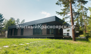 Фото 3: Современный коттедж в стиле хай-тек