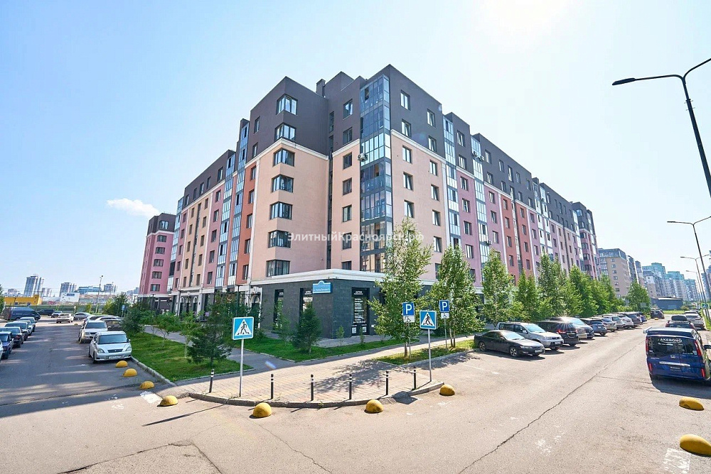 Уютная четырехкомнатная квартира на Петра Ломако.