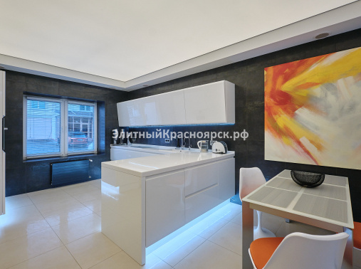 Лаконичный таунхаус с современной отделкой и великолепным участком цена 55000000.00