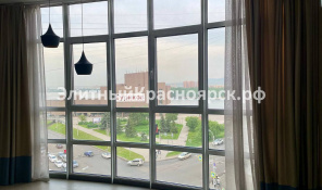 Фото 2: Космический вариант в тихом центре с видом на реку Енисей и паркингом