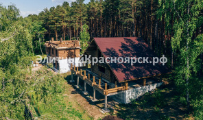 Фото 3: Дом из цельных брёвен кедра в сосновом бору Удачного.