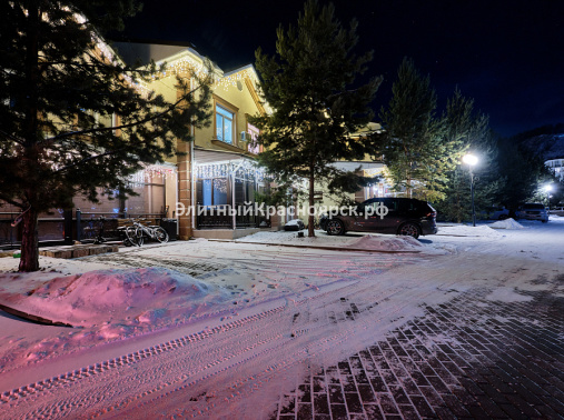 Таунхаус с ремонтом на улице Дивная в поселке Удачный цена 45000000.00