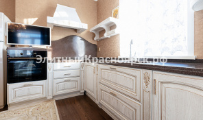 Трёхкомнатная квартира с классическими интерьерами в Удачном. цена 19000000.00 Фото 3.