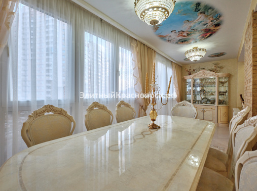 Роскошная 4-комнатная квартира в центре Взлётки цена 26500000.00