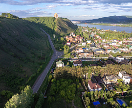 Участок в Удачном, в классном месте.